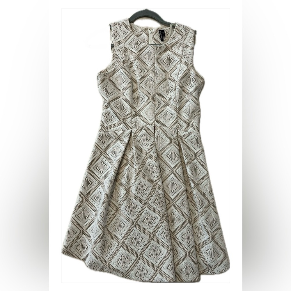 Cream Laced Sleeveless Dress